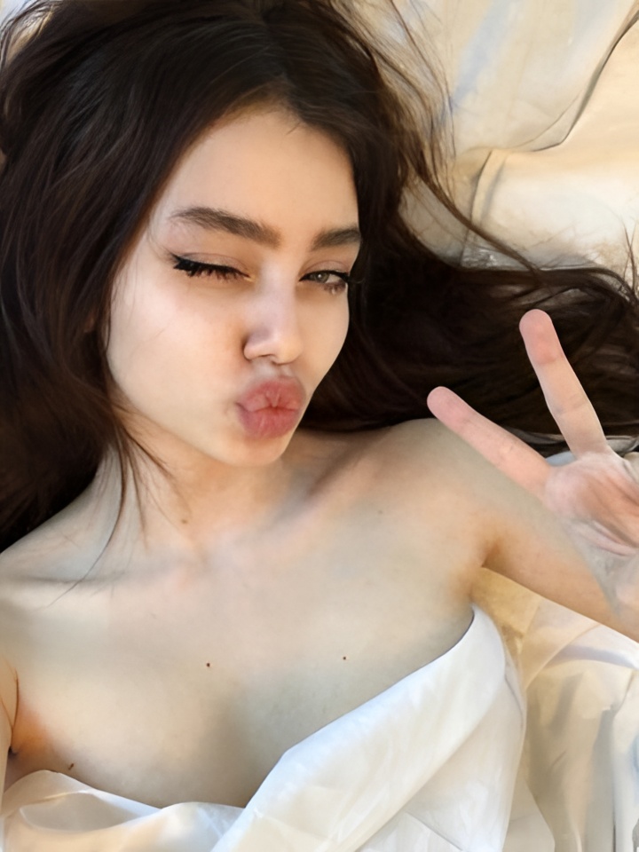 Азалия привлекальеная девушка из Артема цена от 5000 руб