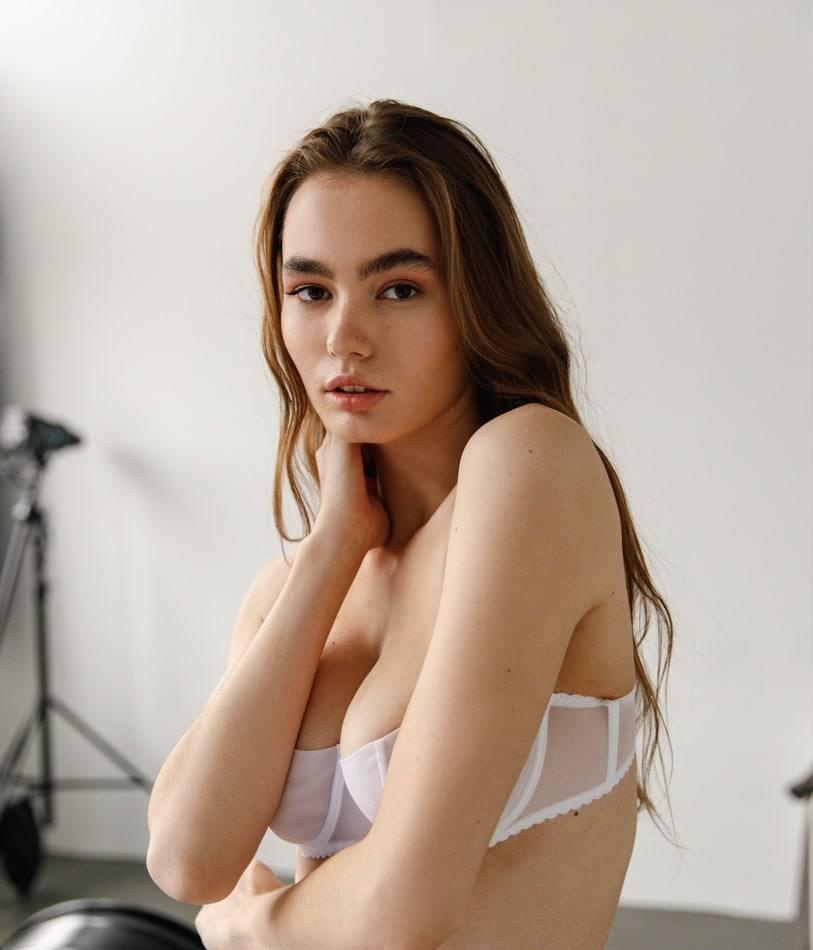 Маринка привлекальеная девушка из Артема цена от 6000 руб