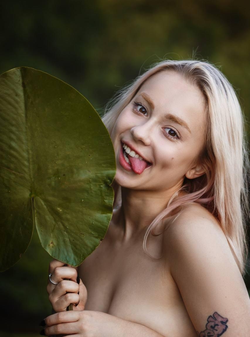 Аринка привлекальеная девушка из Артема цена от 7000 руб