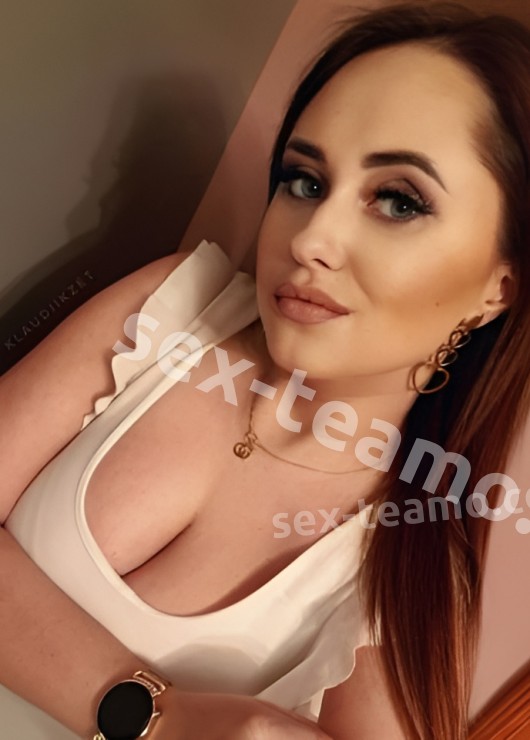 Елена привлекательная девушка из Артема цена от 2500 руб