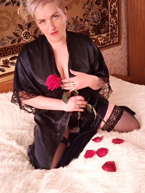 Далия привлекательная девушка из Артема цена от 4000 руб