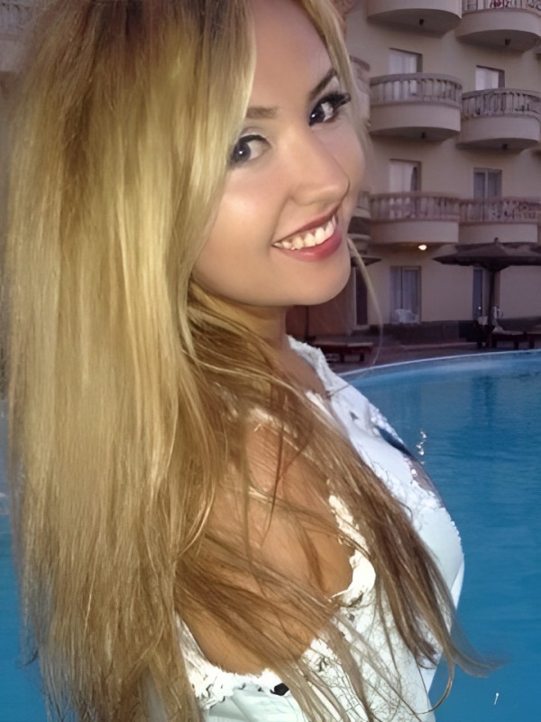 Елизавета привлекательная девушка из Артема цена от 10000 руб