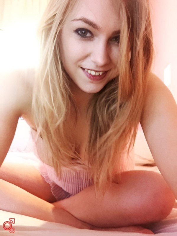 Юля привлекательная девушка из Артема цена от 4000 руб