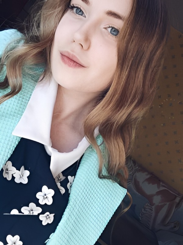 Юна привлекательная девушка из Артема цена от 1500 руб