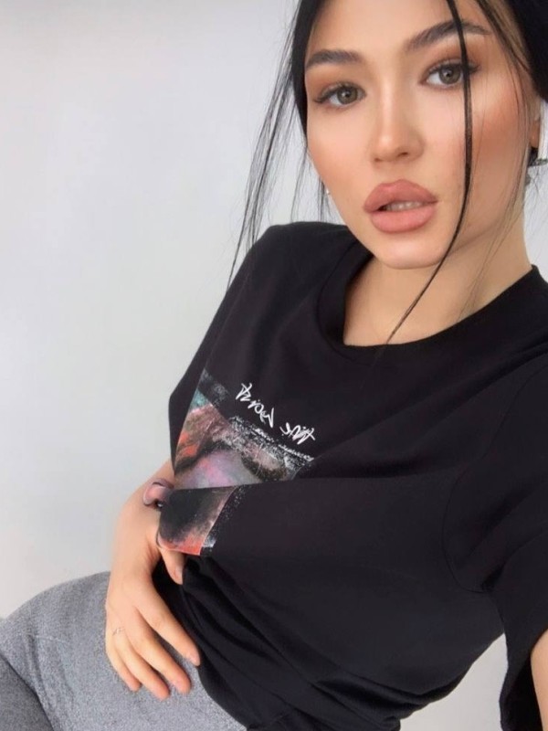 🎥 Машка привлекательная девушка из Артема цена от 3500 руб