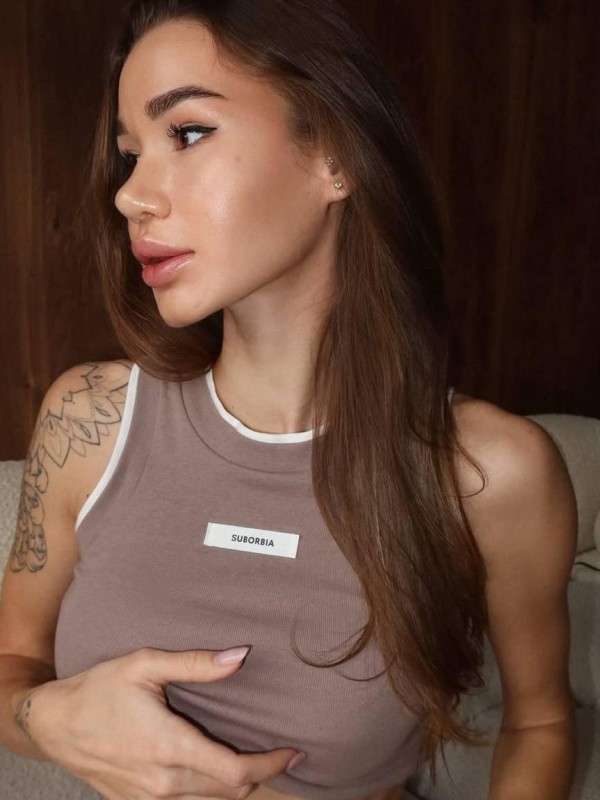 Светка привлекательная девушка из Артема цена от 7000 руб