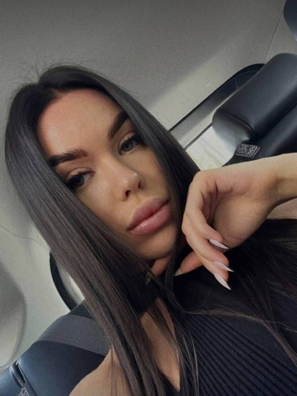 Наташа привлекательная девушка из Артема цена от 8000 руб